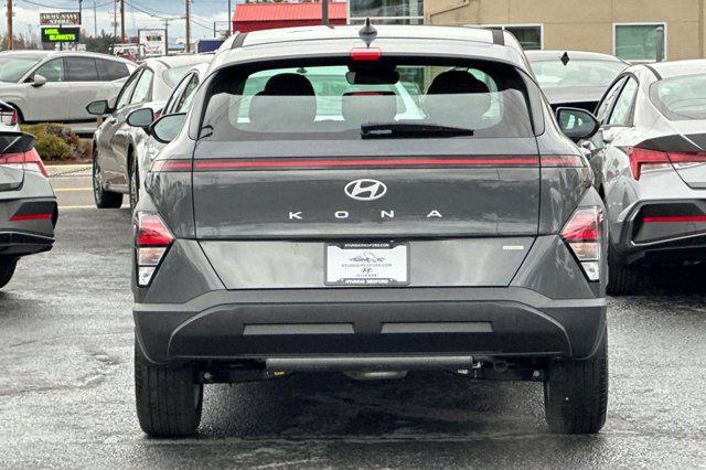 2026 Hyundai Kona SE photo 4