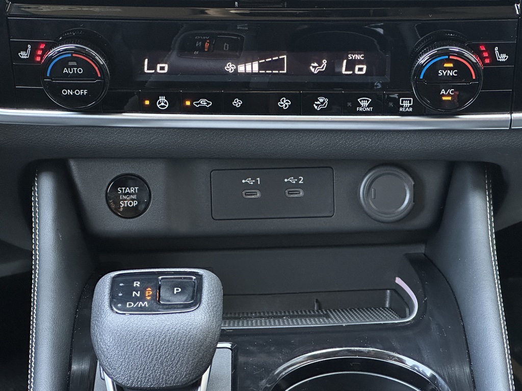 2025 Nissan Rogue Platinum photo 24