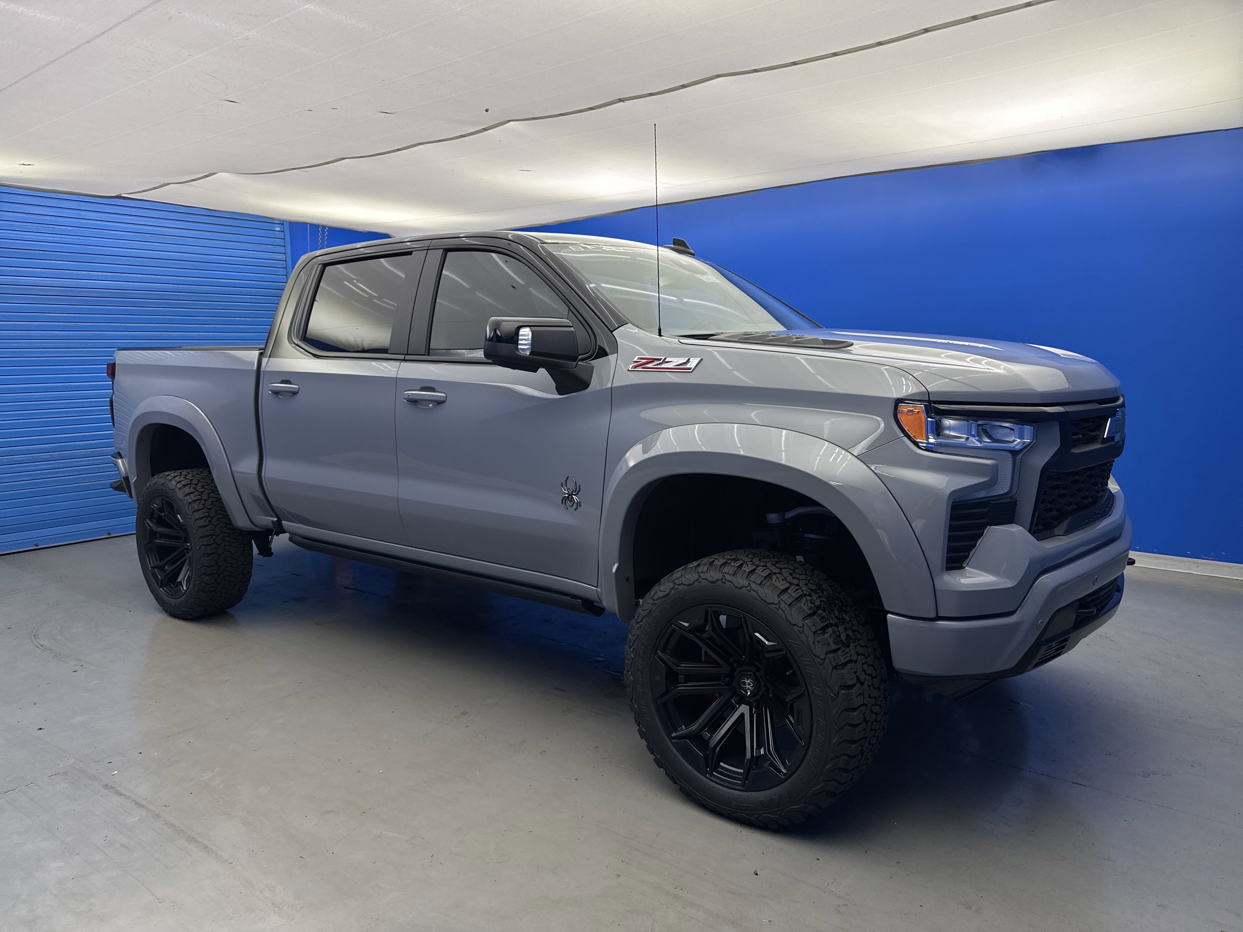 2025 Chevrolet Silverado 1500 RST photo 2