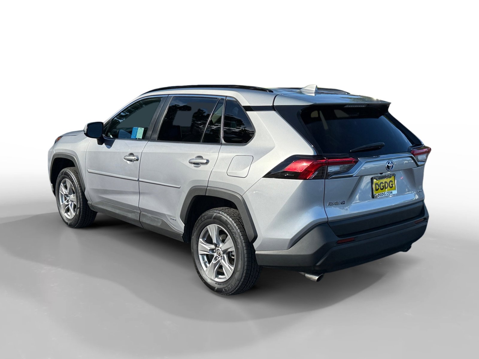 2023 Toyota RAV4 Hybrid LE photo 2