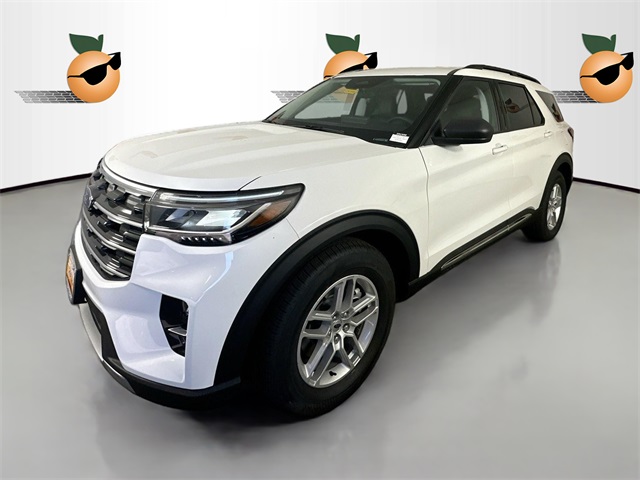 2025 Ford Explorer photo 3