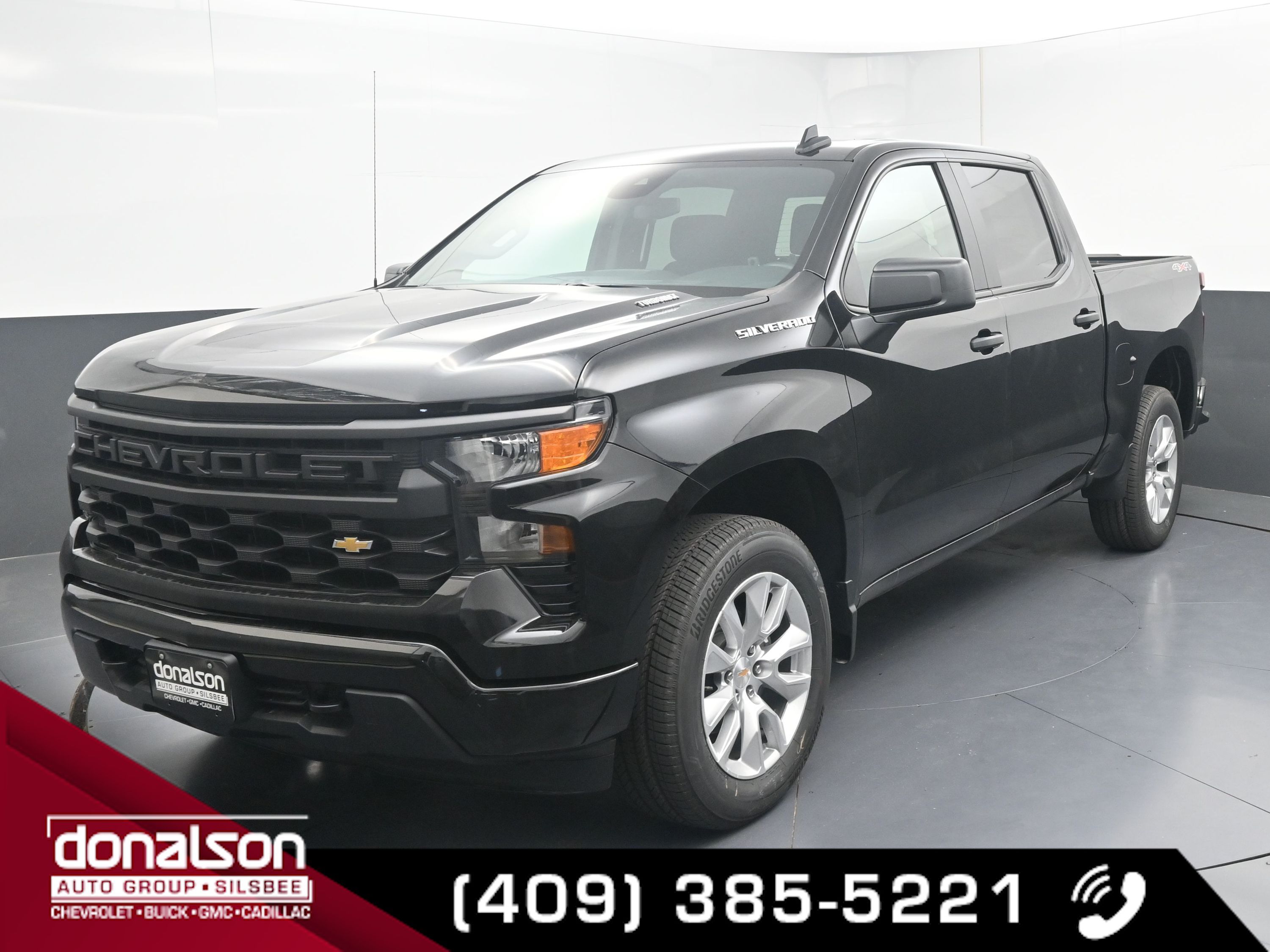 2026 Chevrolet Silverado Custom photo 2