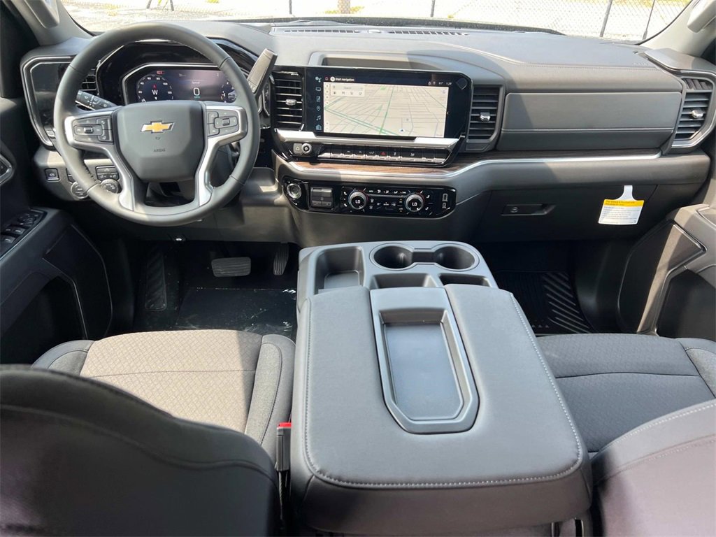 2026 Chevrolet Silverado 1500 LT photo 3