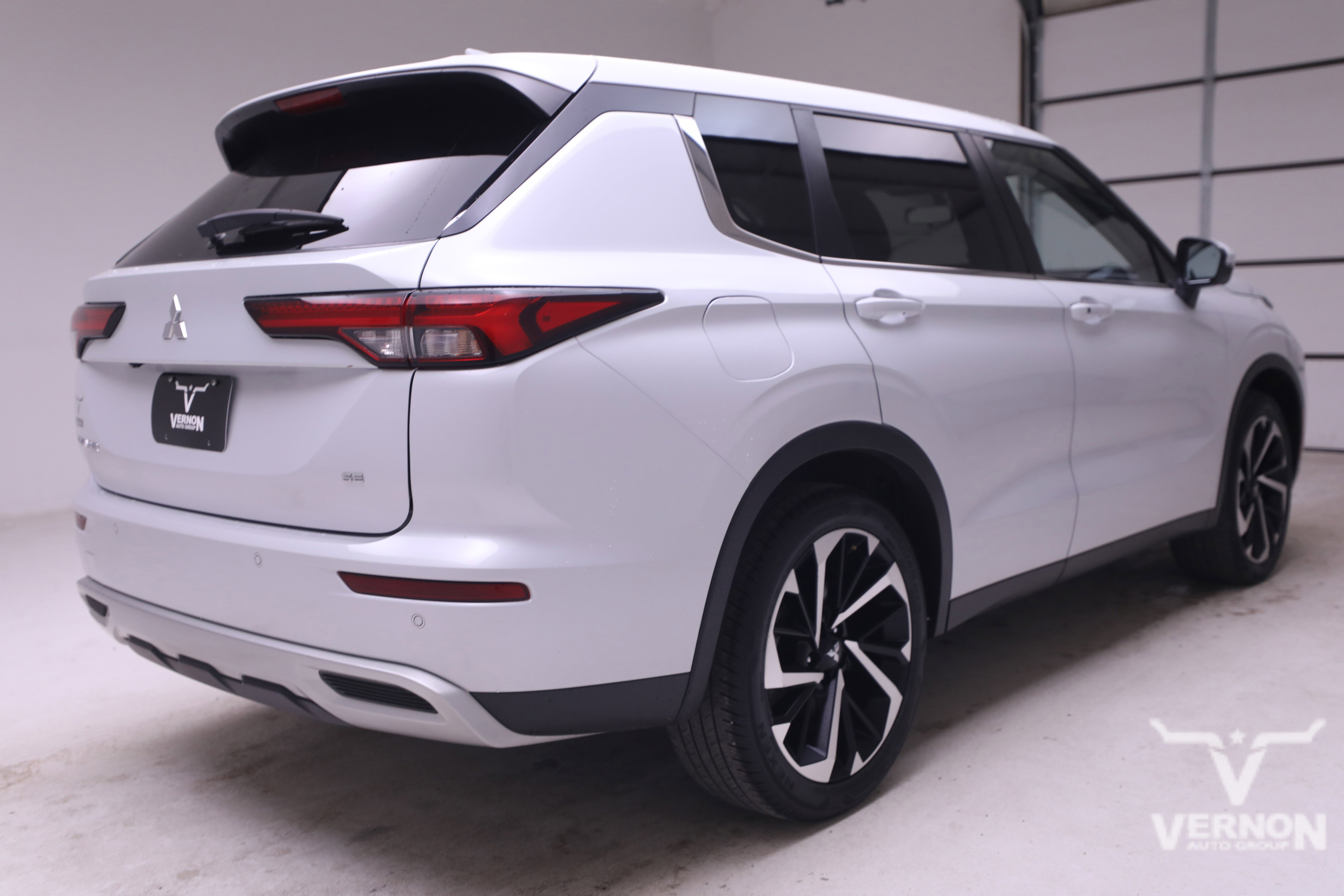 2024 Mitsubishi Outlander SE photo 4