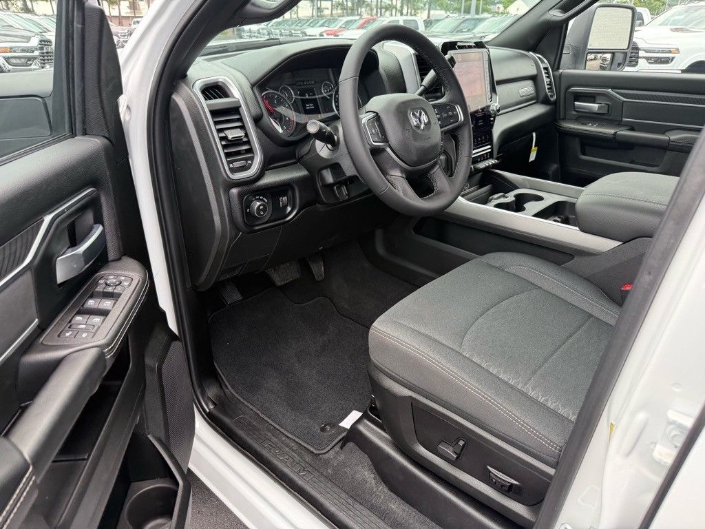 2025 Ram 2500 Big Horn photo 3