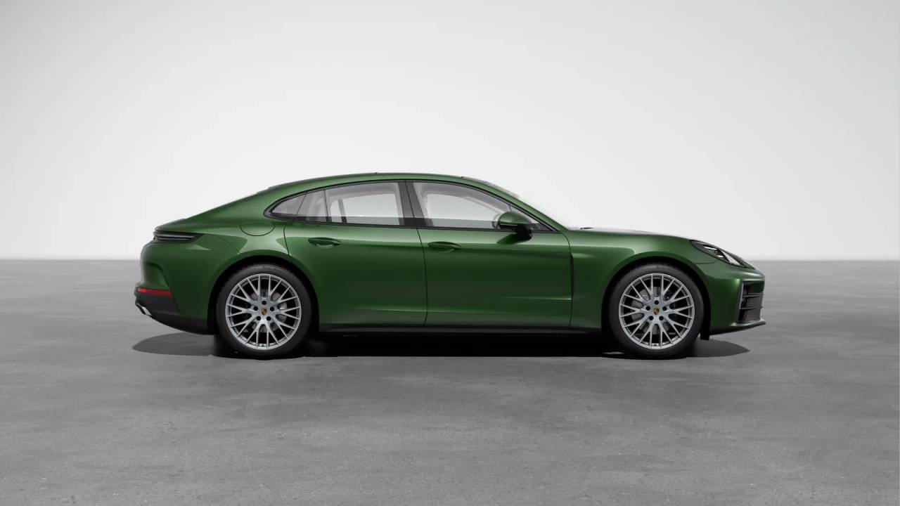 2026 Porsche Panamera 4 photo 4