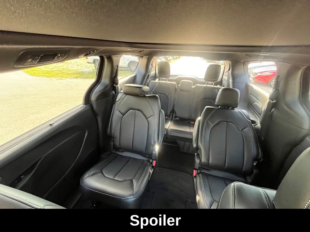 2025 Chrysler Pacifica photo 18