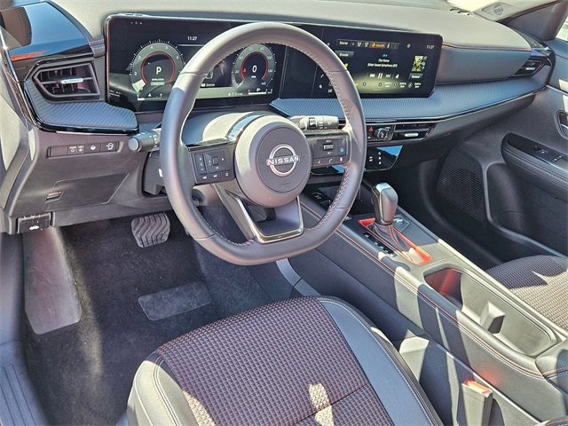 2025 Nissan Kicks SR photo 10