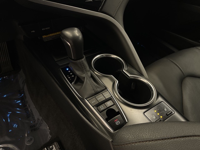 2020 Toyota Camry Hybrid XLE photo 16