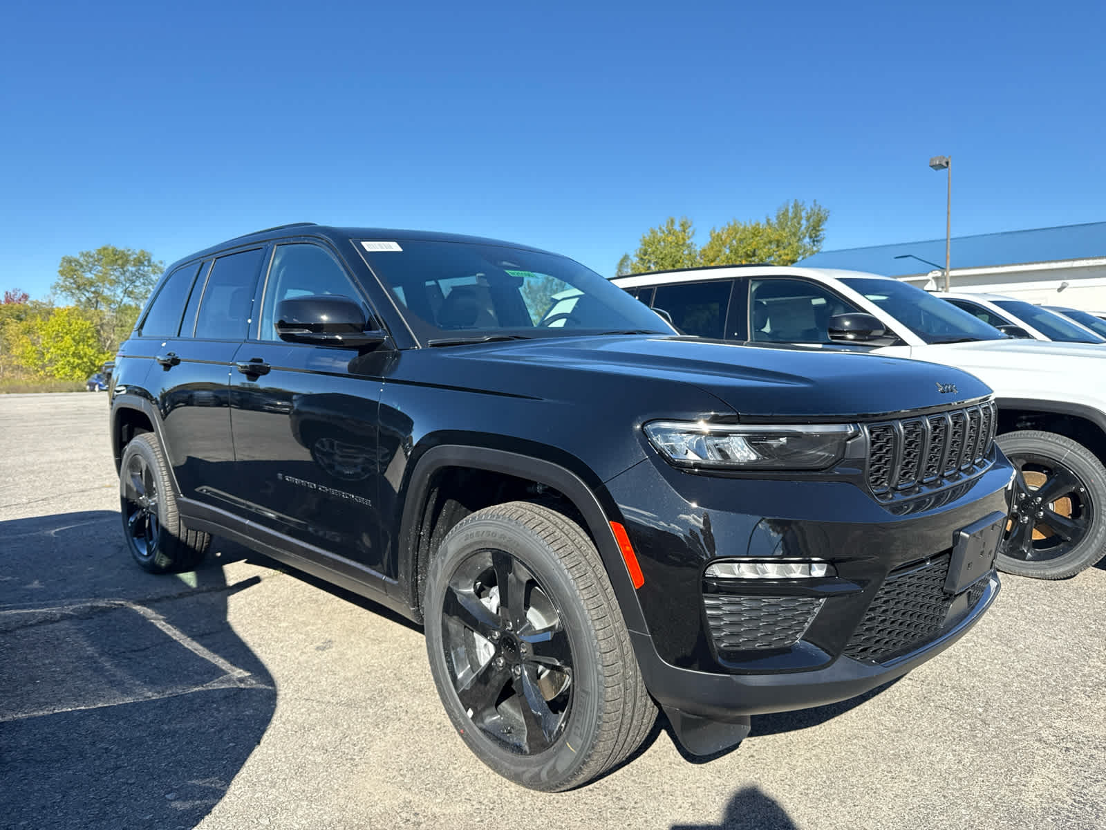 2025 Jeep Grand Cherokee Limited photo 3