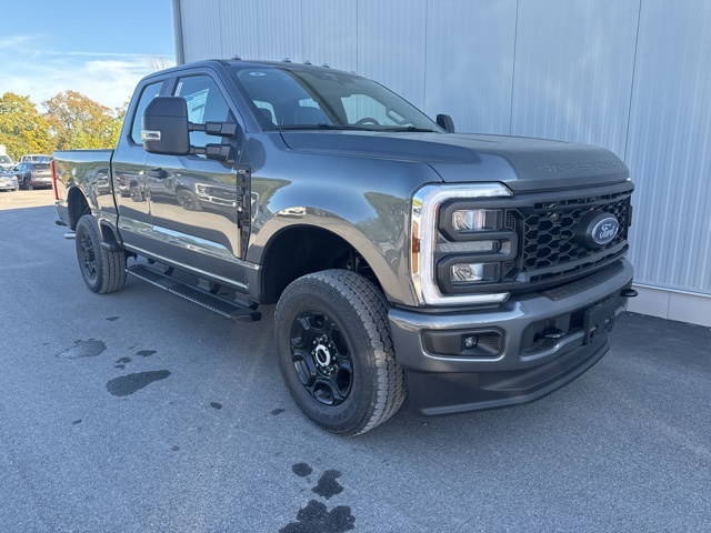 2026 Ford F-350 Super Duty XL's photo