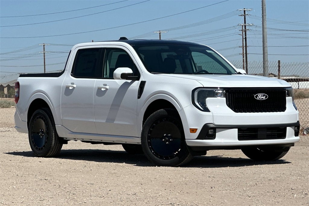 2025 Ford Maverick photo 2