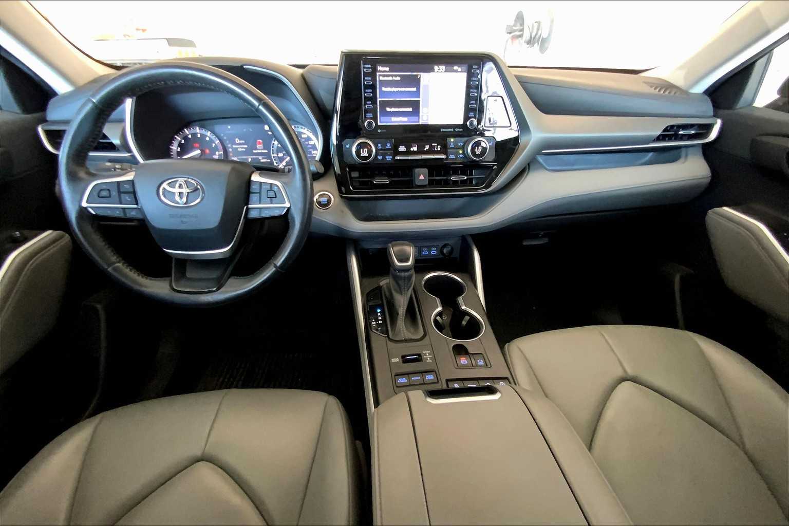 2022 Toyota Highlander XLE photo 28