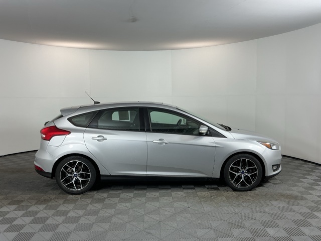 2017 Ford Focus SEL photo 4