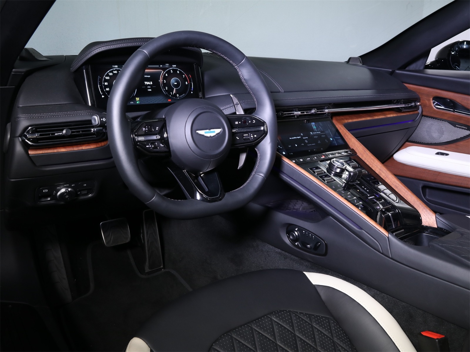 2025 Aston Martin DB12 AM5 photo 3