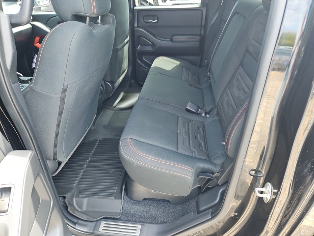 2023 Nissan Frontier PRO-4X photo 3