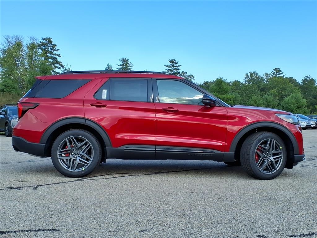2025 Ford Explorer ST photo 2