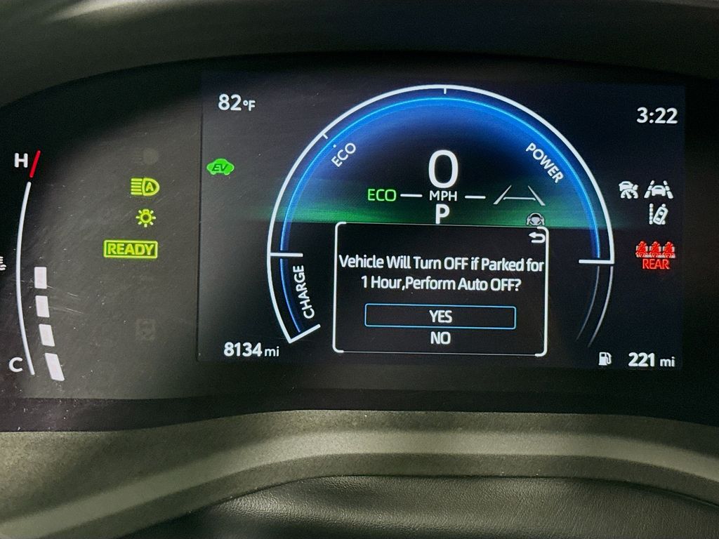 2025 Toyota Camry Hybrid LE photo 12