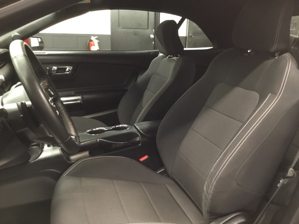 2016 Ford Mustang V6 Convertible photo 30
