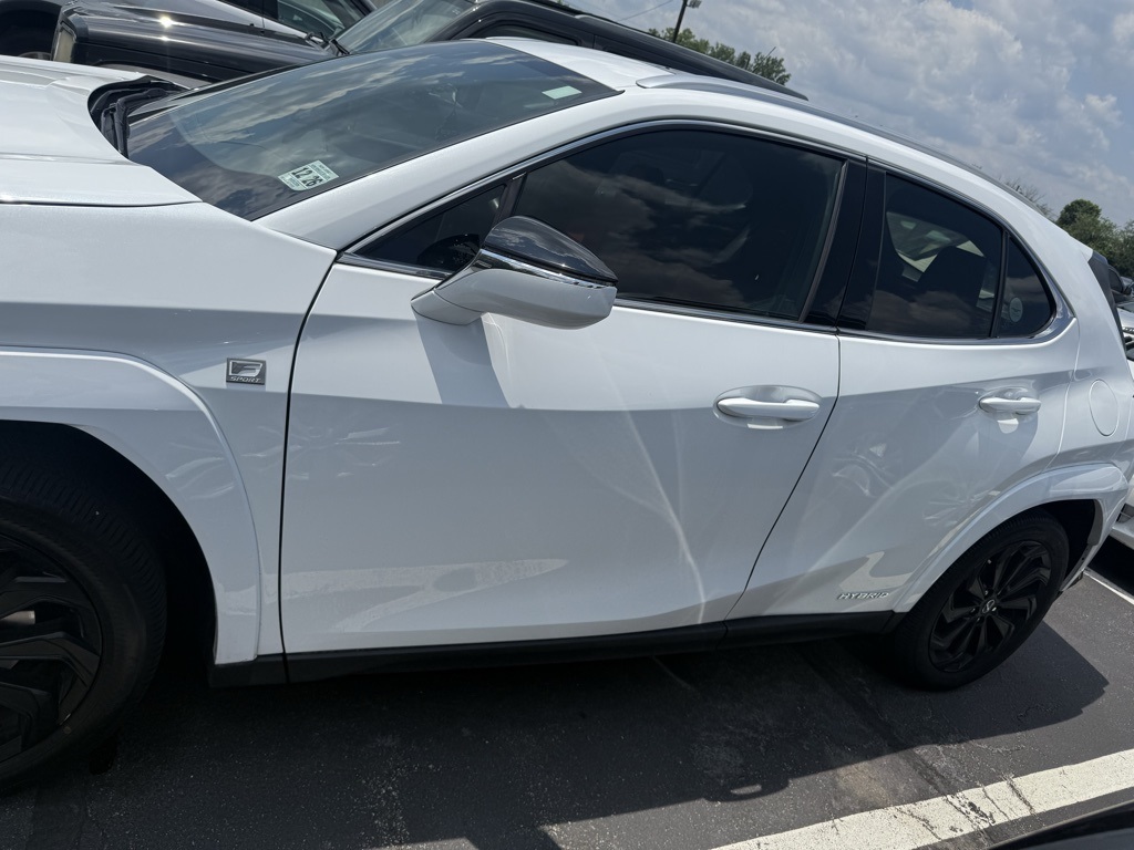 2022 Lexus UX 250h F SPORT photo 3