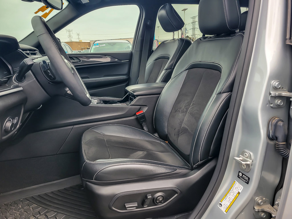 2023 JEEP GRAND CHEROKEE - Image 9