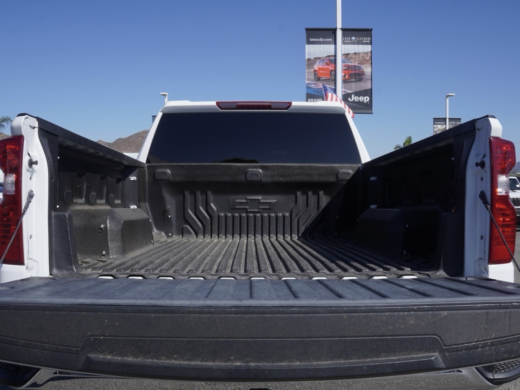 2024 Chevrolet Silverado 1500 LT photo 5