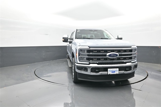 2025 Ford F-350 King Ranch photo 2