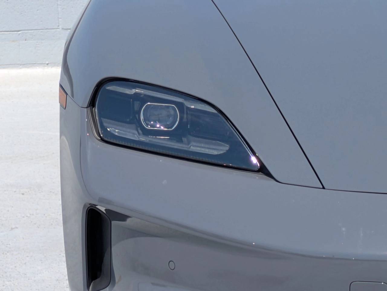 2025 Porsche Taycan 4 photo 12