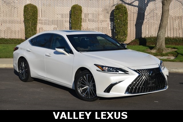 2025 Lexus ES 350's photo