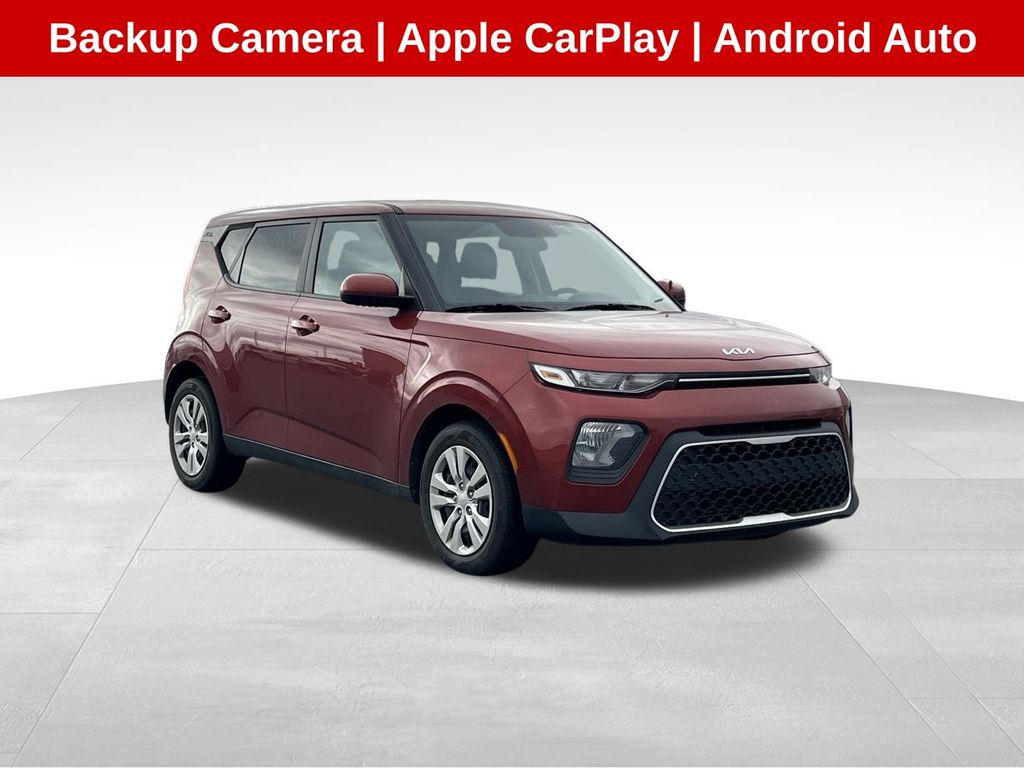 2022 Kia Soul LX's photo