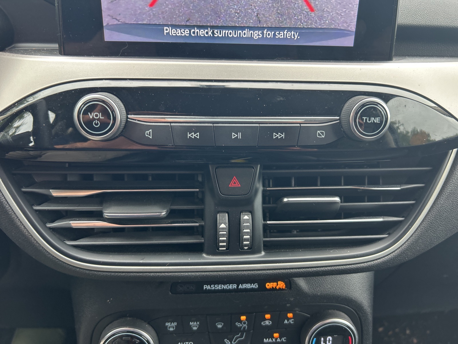 2020 Ford Escape SEL photo 19