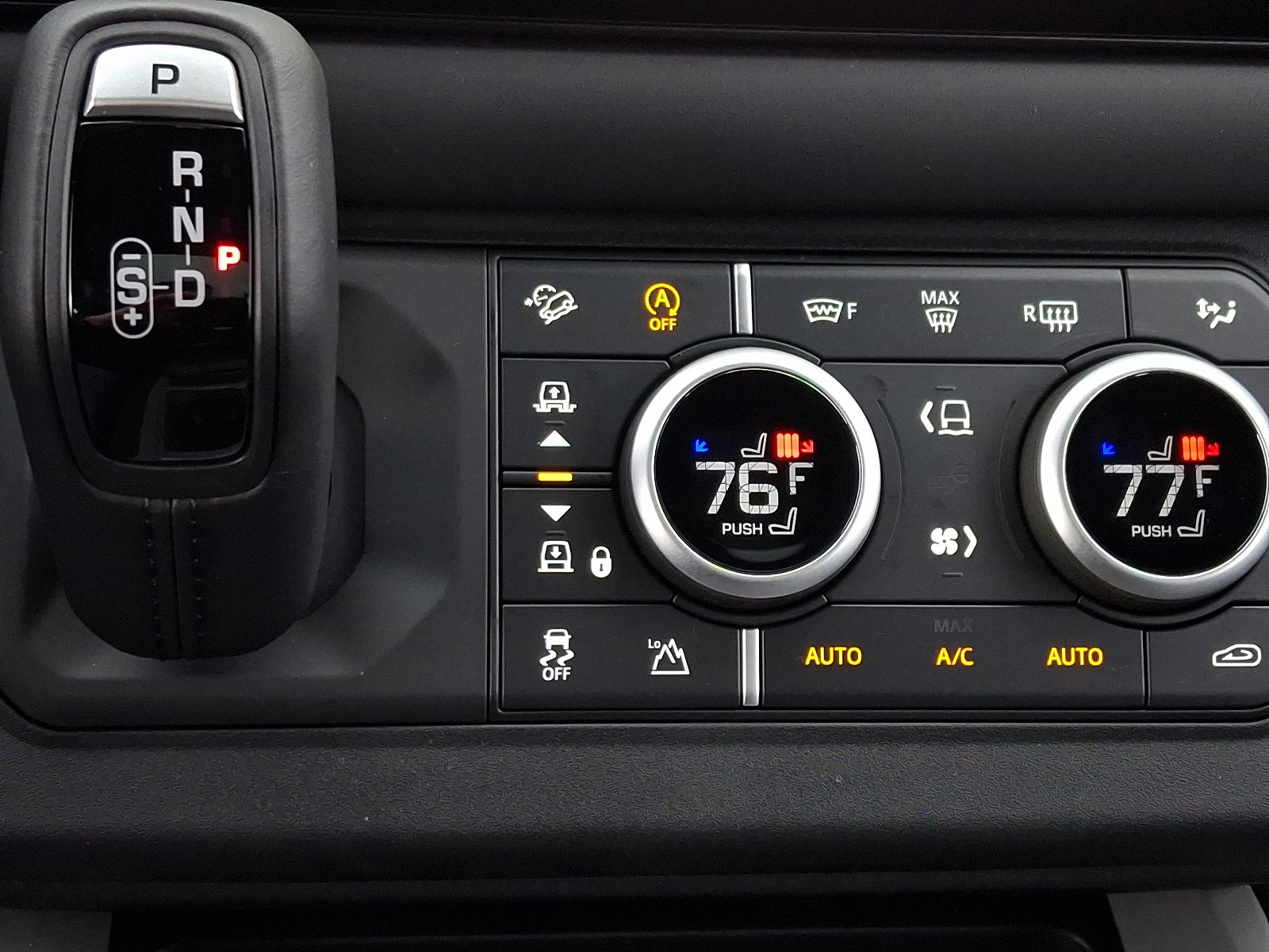 2025 Land Rover Defender 130 V8 photo 27