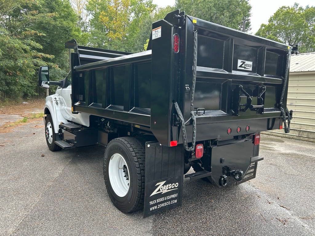2025 Ford F-750 Base photo 3