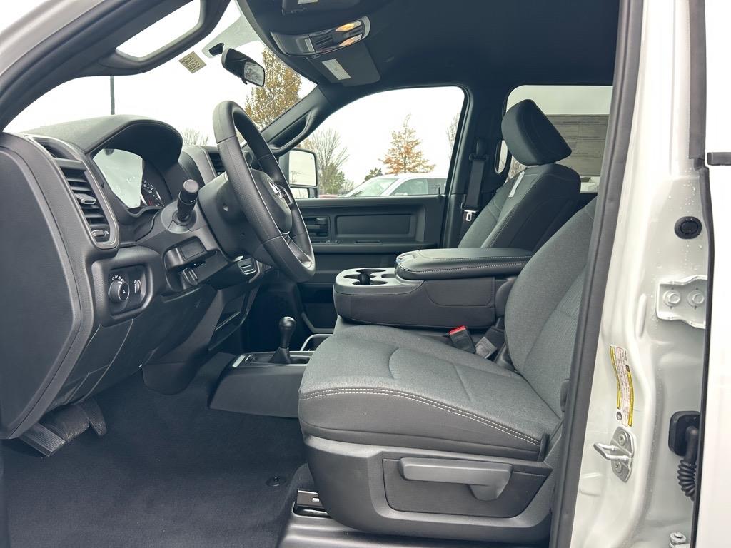 2024 Ram 2500 Tradesman photo 4