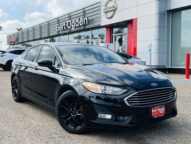 2019 Ford Fusion SE's photo