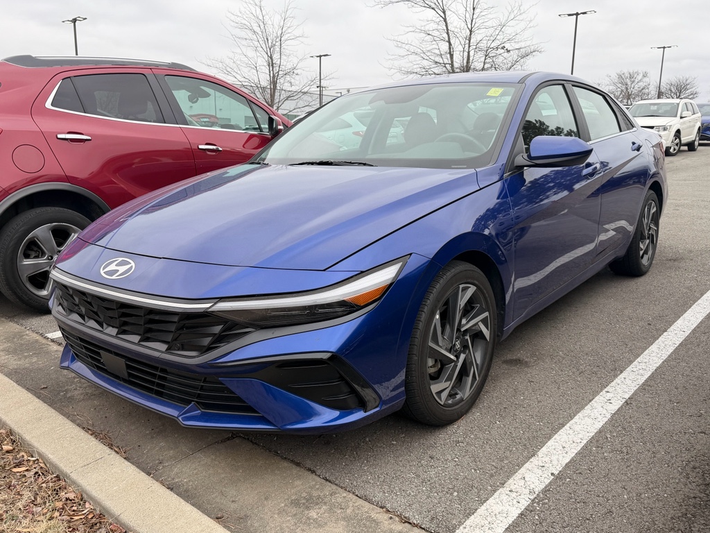 2024 Hyundai Elantra SEL's photo
