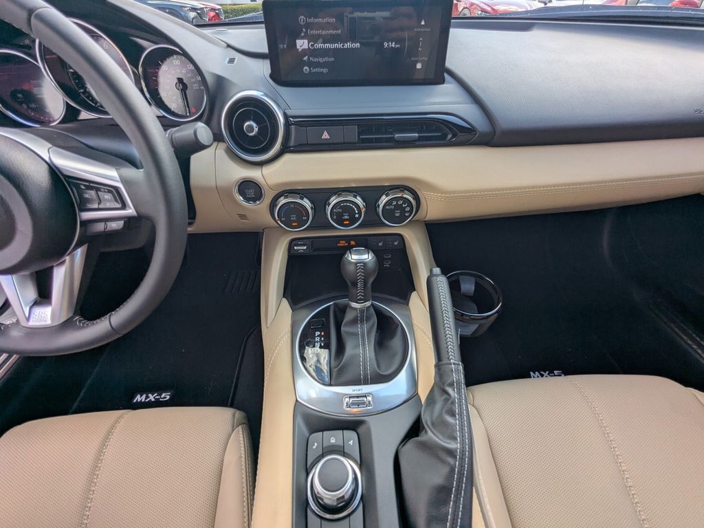 2025 Mazda MX-5 Miata Miata RF Grand Touring photo 16