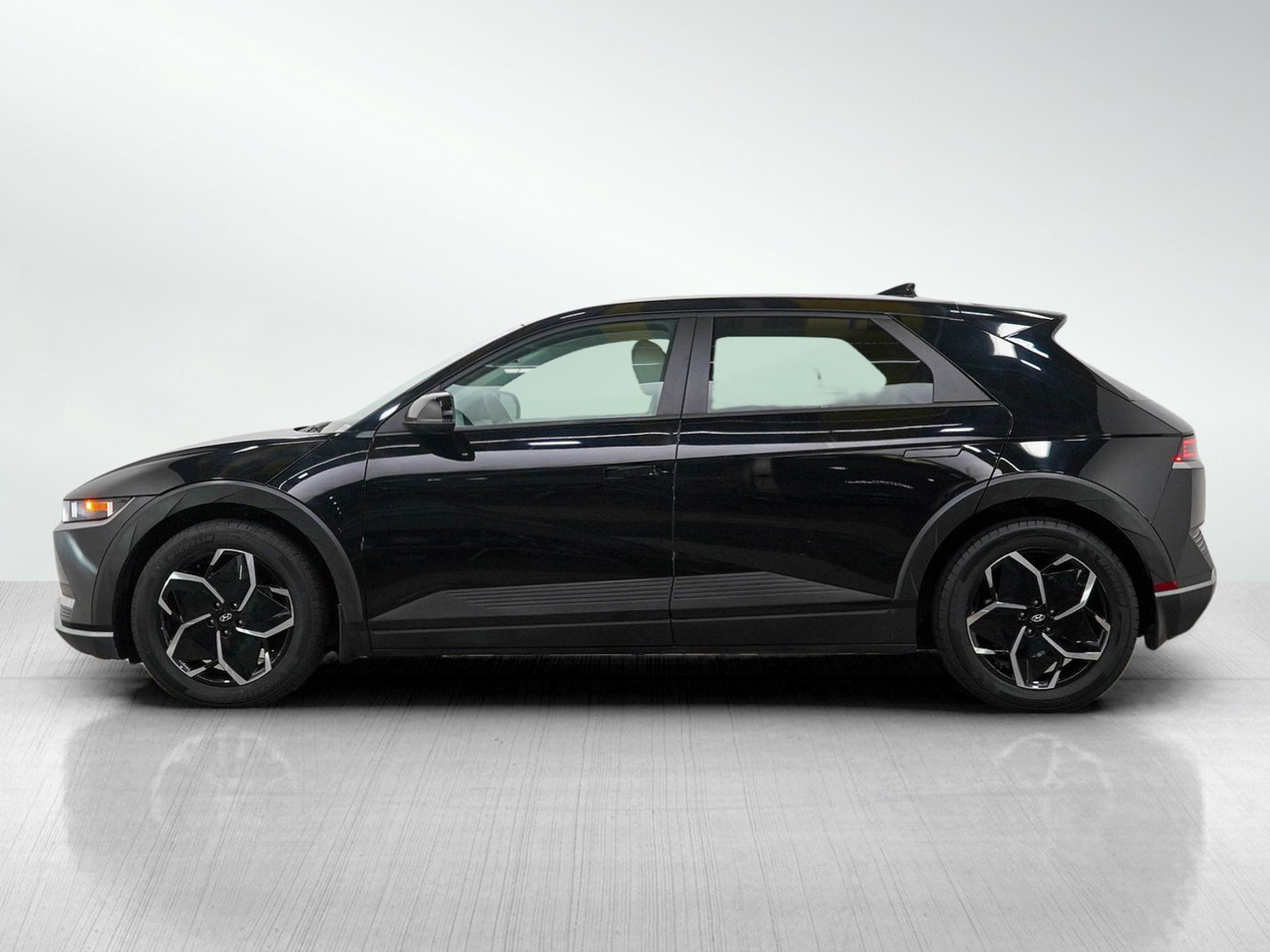 2023 Hyundai Ioniq 5 SEL photo 2