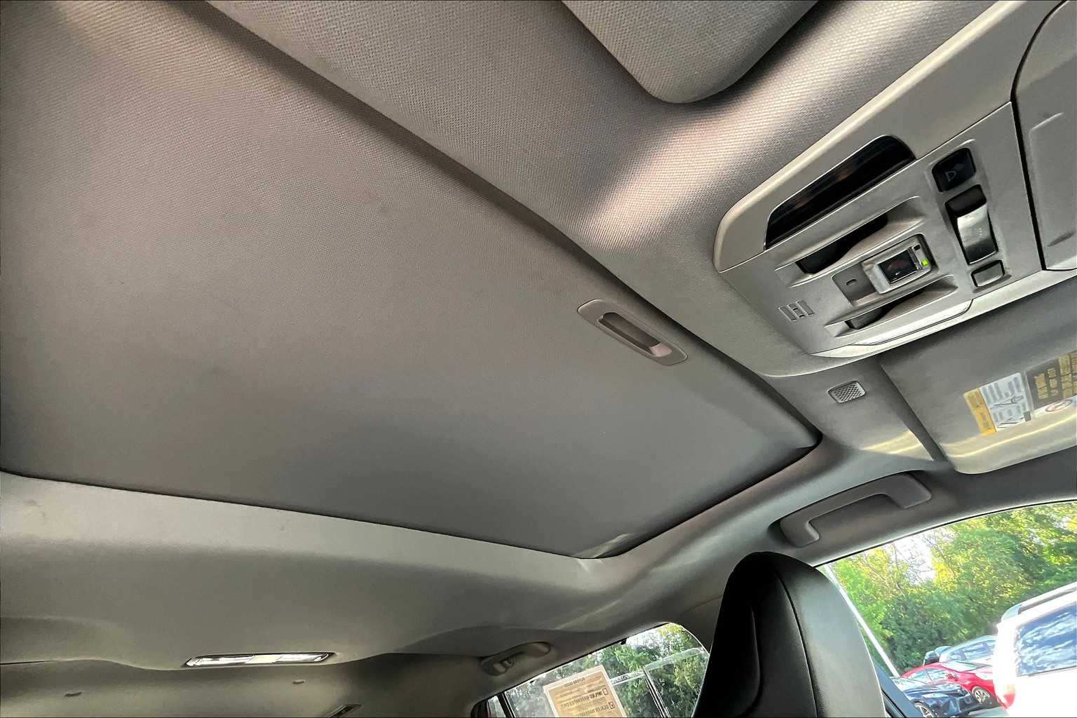 2022 Toyota Highlander XLE photo 13