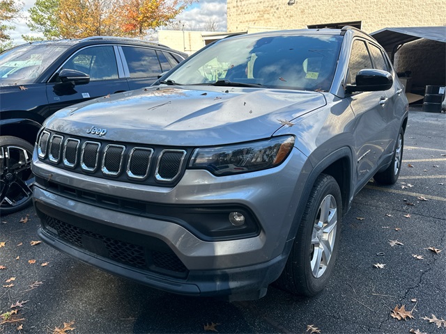 2022 Jeep Compass Latitude photo 3