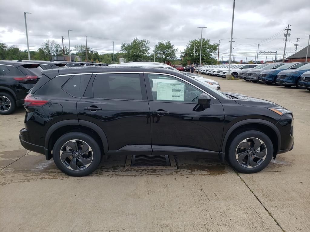 2026 Nissan Rogue SV photo 3