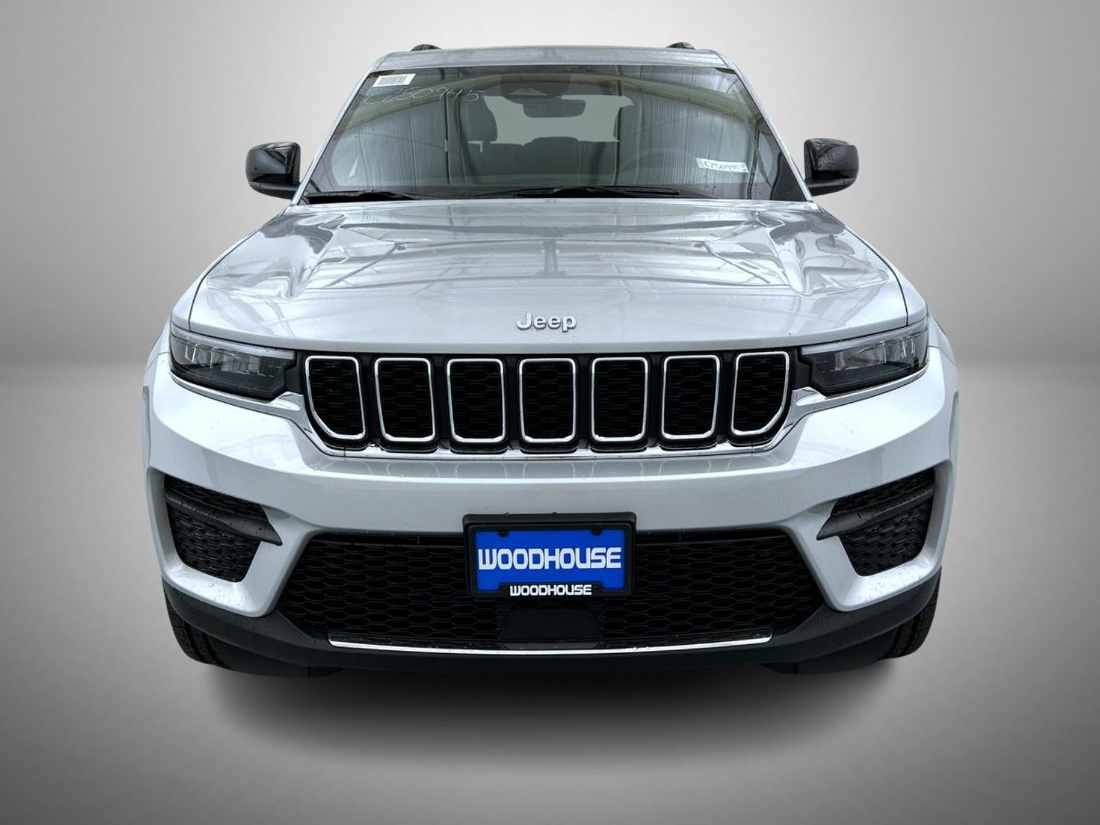 2025 Jeep Grand Cherokee Laredo photo 2