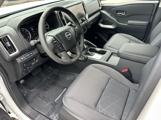 2025 Nissan Frontier Crew Cab SV photo 10