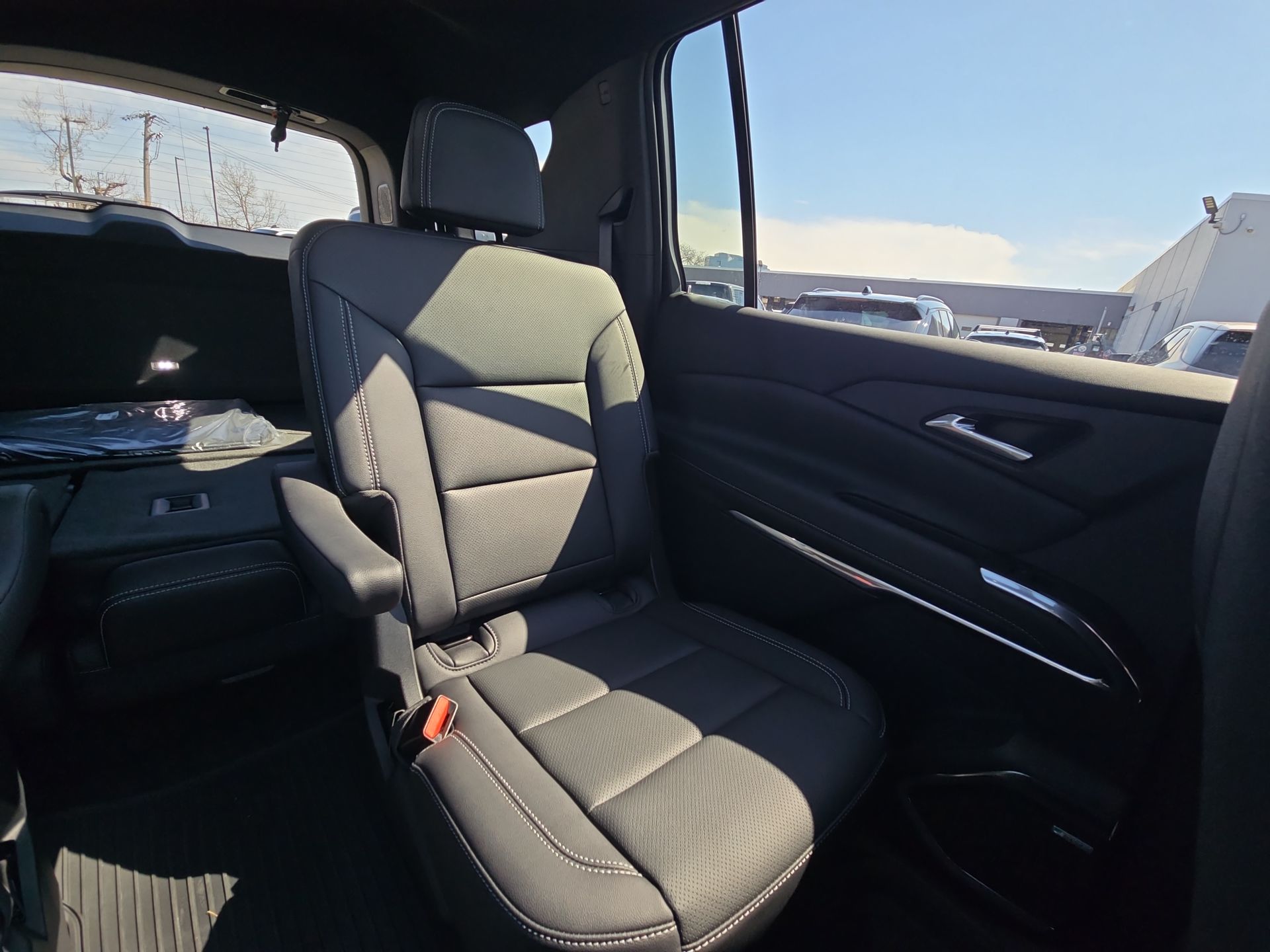 2025 Chevrolet Traverse photo 13