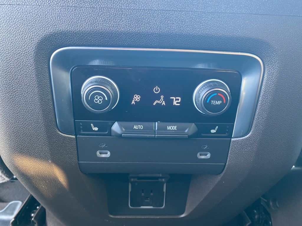 2021 Chevrolet Tahoe Z71 photo 29