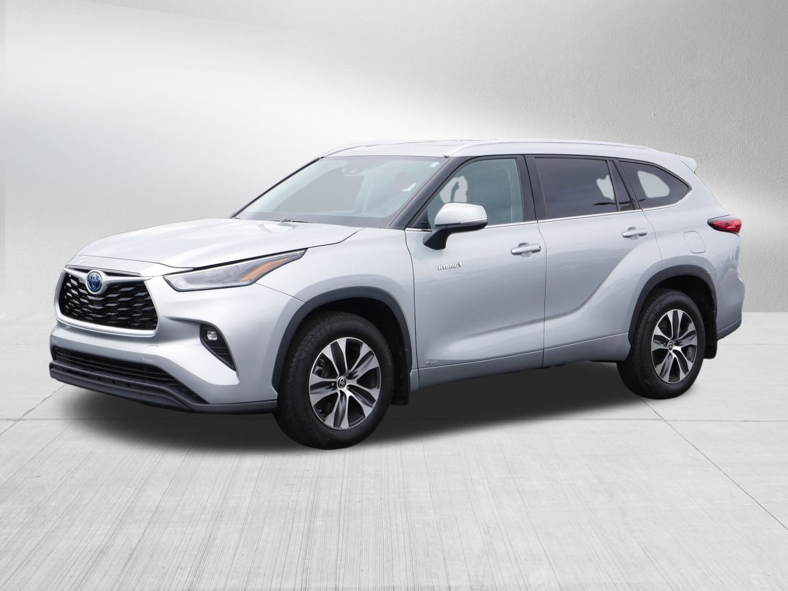 2021 Toyota Highlander Hybrid XLE photo 2