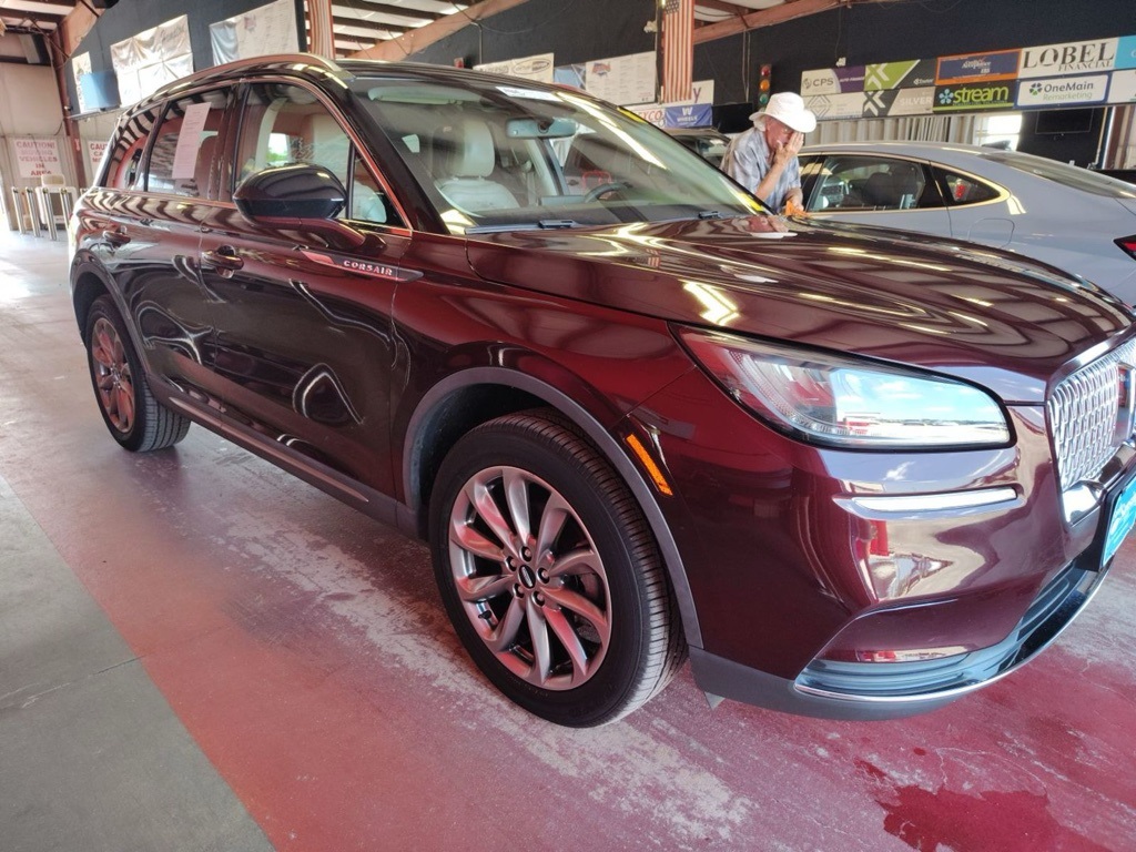 2021 Lincoln Corsair Standard photo 2