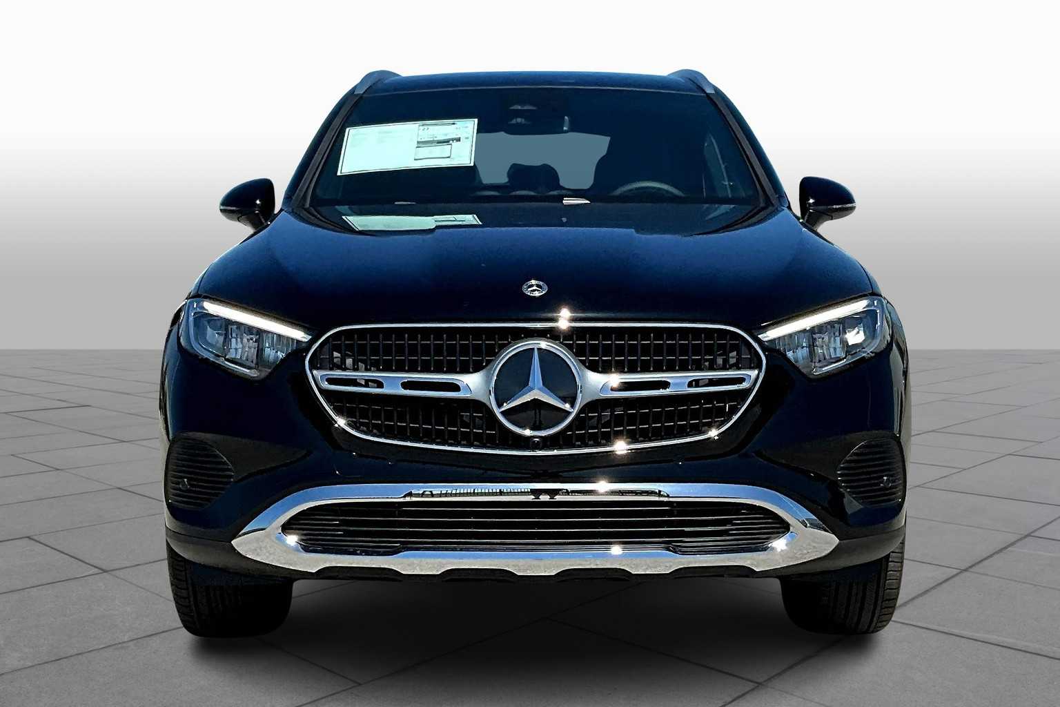 2026 Mercedes Benz GLC 300 photo 3