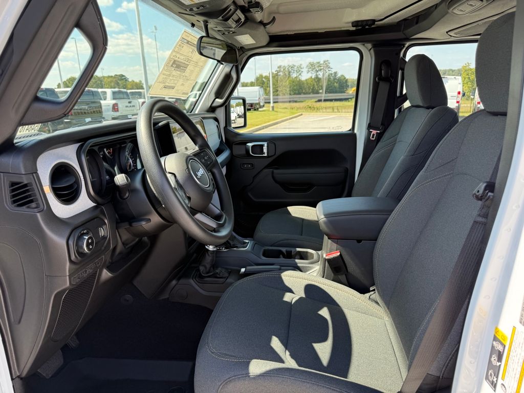 2025 Jeep Gladiator Sport photo 9