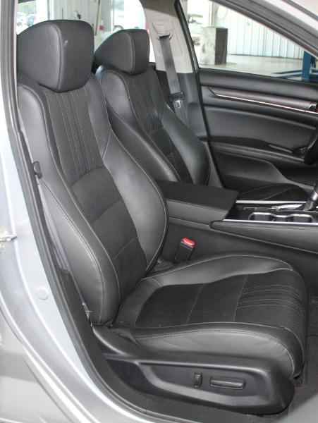 2019 Honda Accord EX-L photo 23